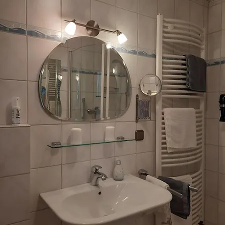 بيت ضيافة Lauras - Landhauspension 3*