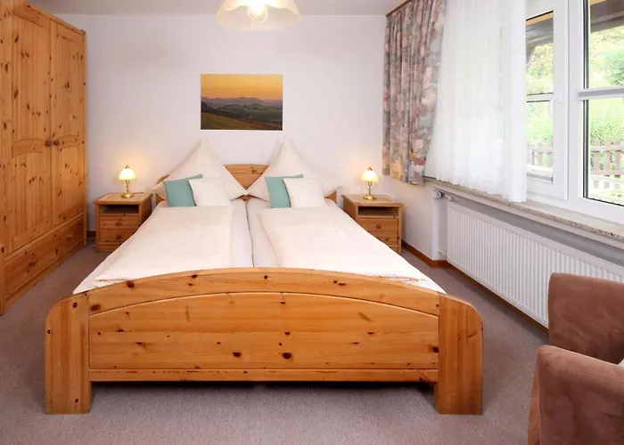 Lauras - Landhauspension 招待所 3*